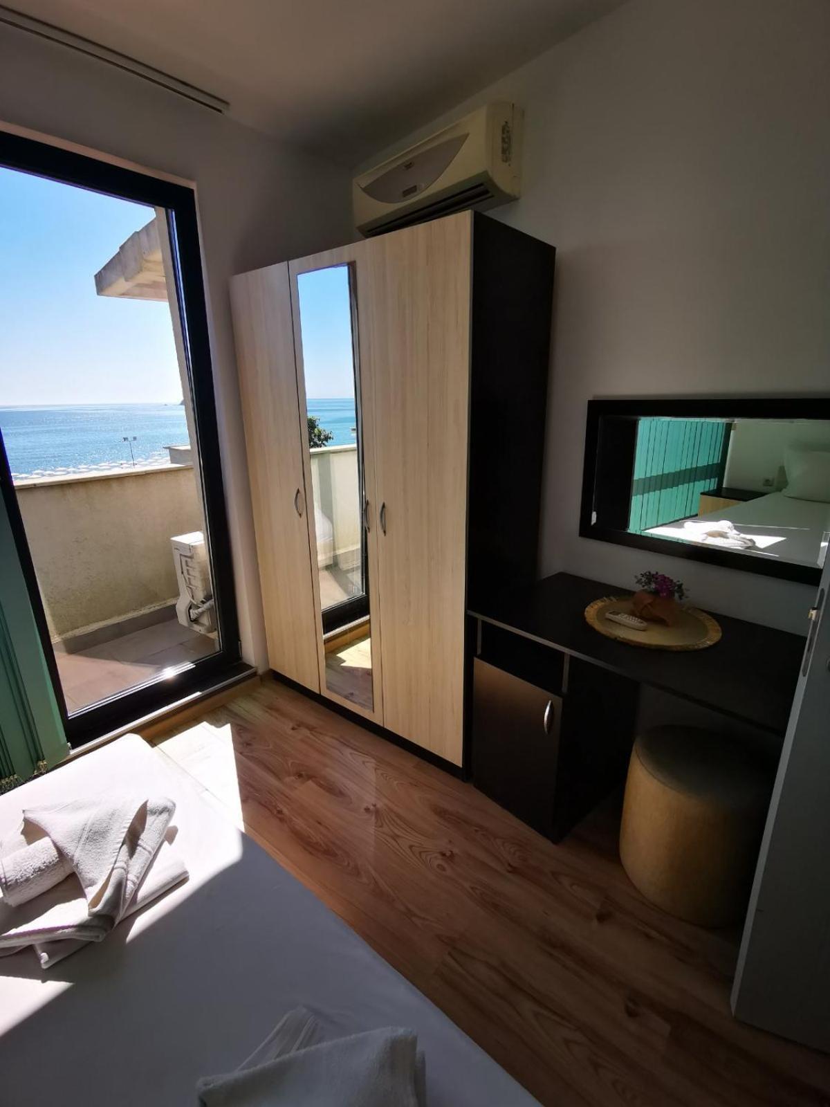 Azur Apartments Sozopol Exterior photo