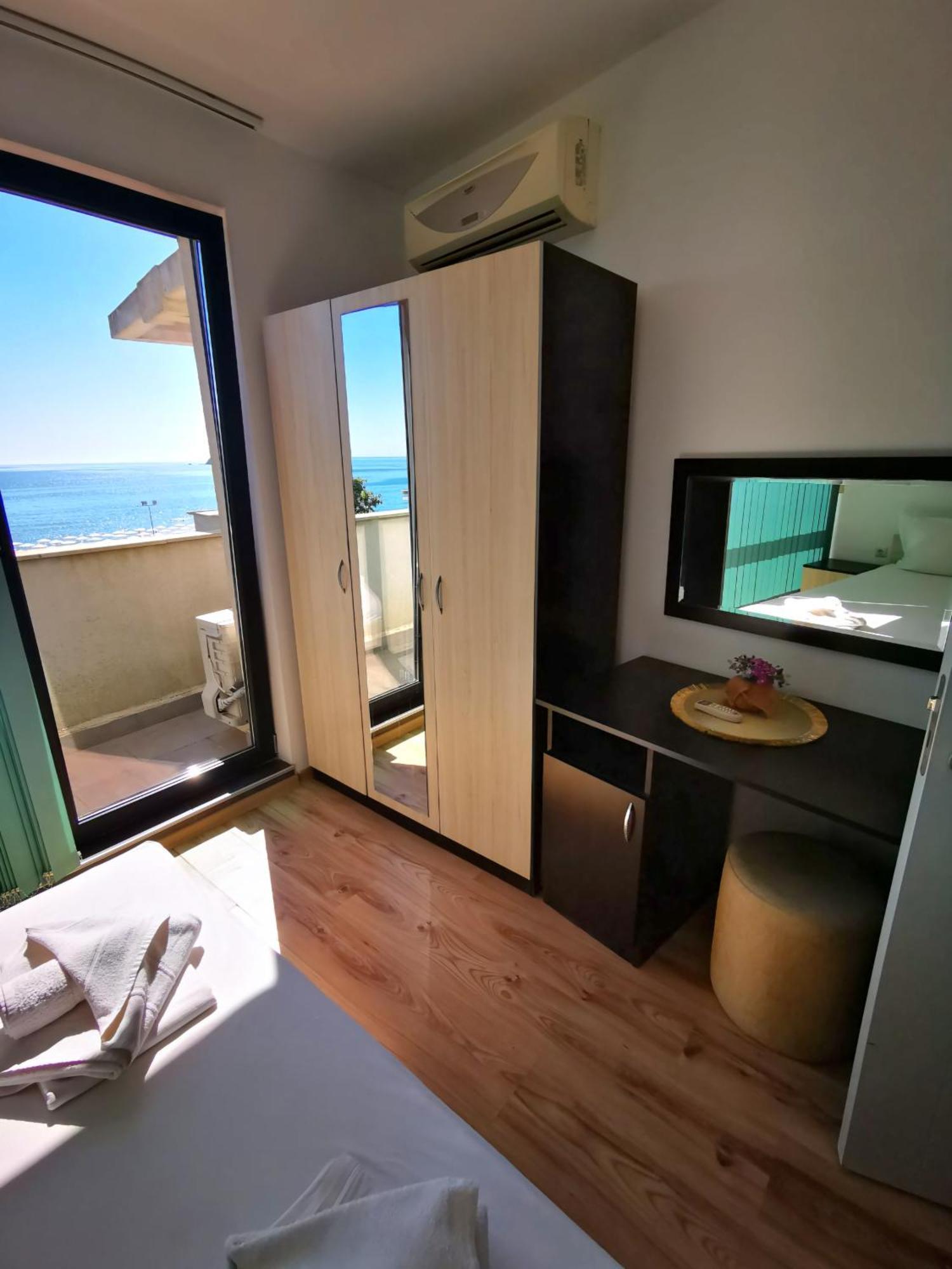 Azur Apartments Sozopol Exterior photo